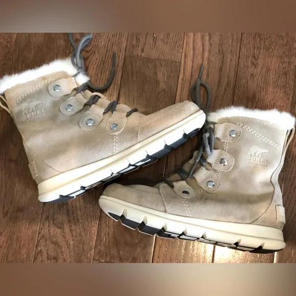 SOREL s6 suede boots Faux fur trim Very warm Only worn a couple times Waterproof - Picture 2 of 9